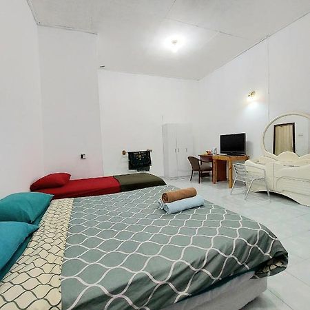 Rumah Rehat Qnm Holidays Куала Теренгану Екстериор снимка
