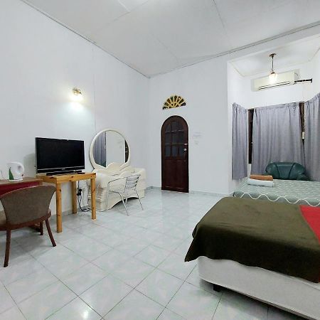 Rumah Rehat Qnm Holidays Куала Теренгану Екстериор снимка