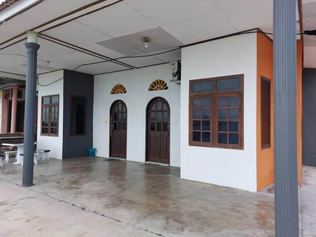 Rumah Rehat Qnm Holidays Куала Теренгану Екстериор снимка